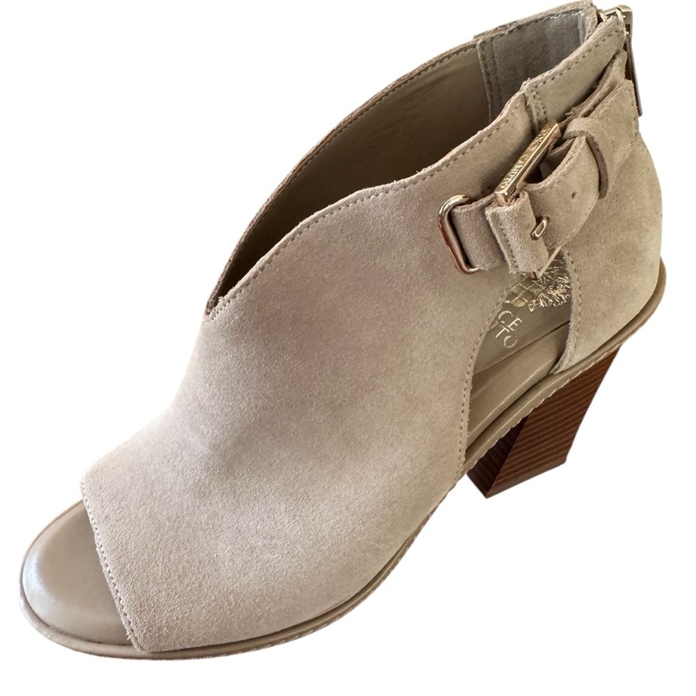 VINCE CAMUTO Fareena Cutout Block Heel Suede Leather Bootie in New Tortilla NEW